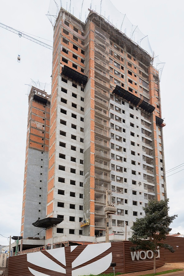 Status de Obra Londrina Vanguard wood