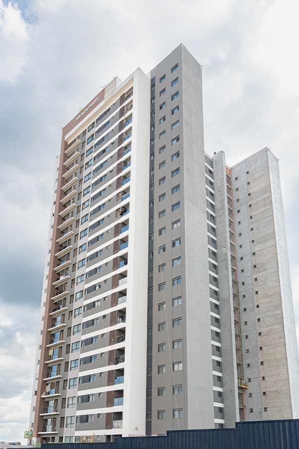 Status de Obra Londrina Vanguard wood